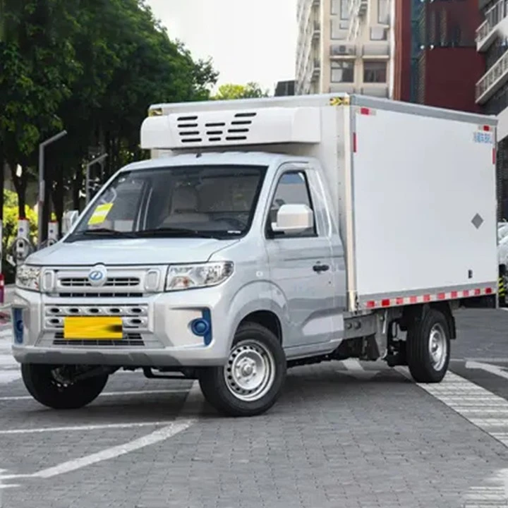 Ruichi EC71L Reefer Box Truck